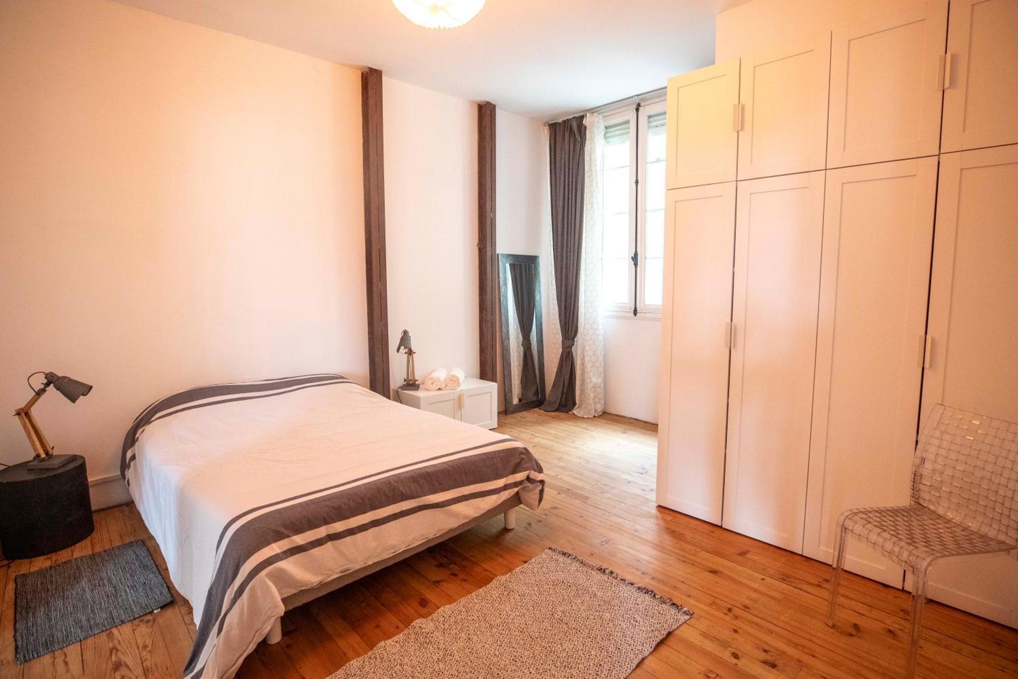 L'Appartement Lieu De Qualite En Centre Ville De Pau Esterno foto