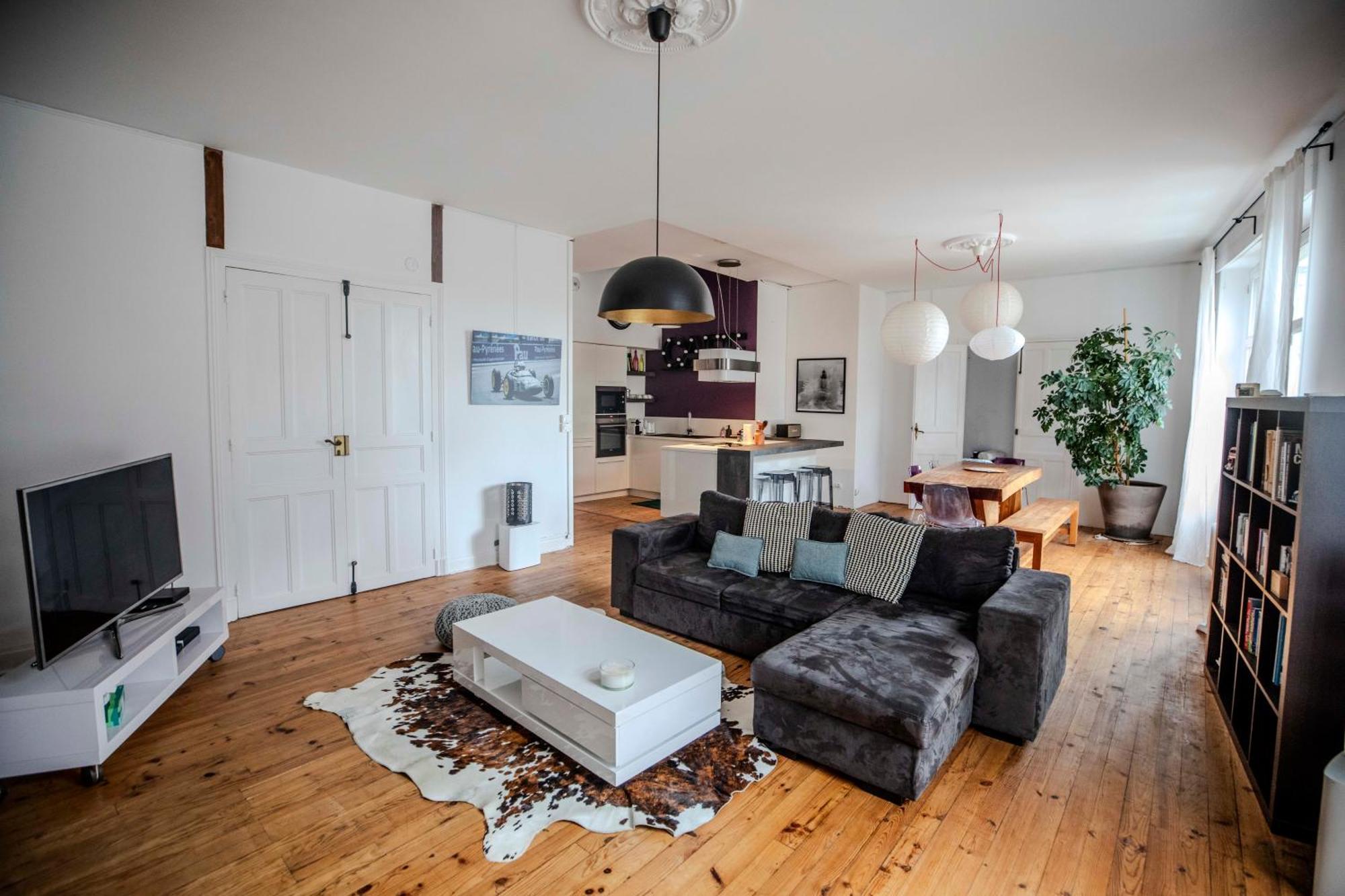 L'Appartement Lieu De Qualite En Centre Ville De Pau Esterno foto