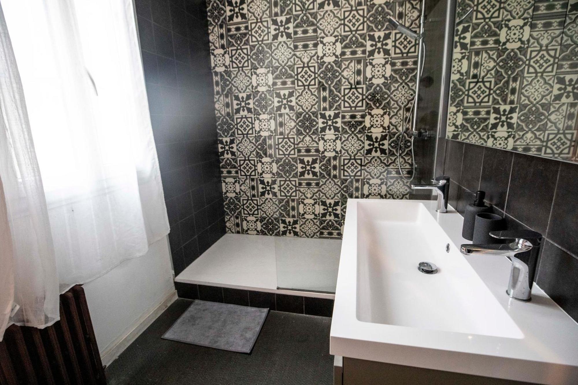 L'Appartement Lieu De Qualite En Centre Ville De Pau Esterno foto